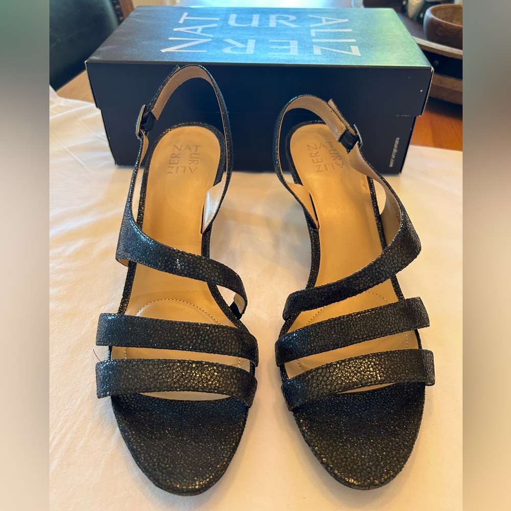 Naturalizer Taimi comfort heels- NEW, never worn. Women’s 12 M. Black iridescent